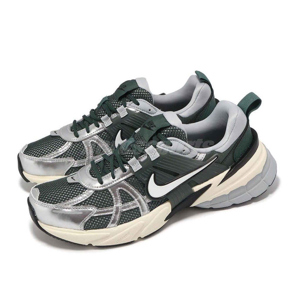 Nike Mens running shoes size 10